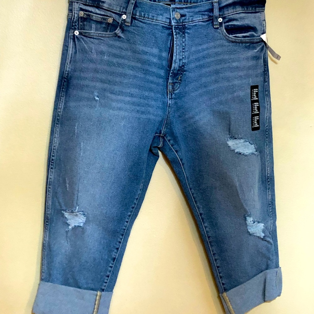 NWT! Gap Factory Cropped Jeans Size 34